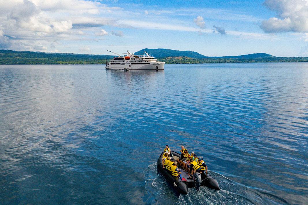 coral expedition luxury cruise australia