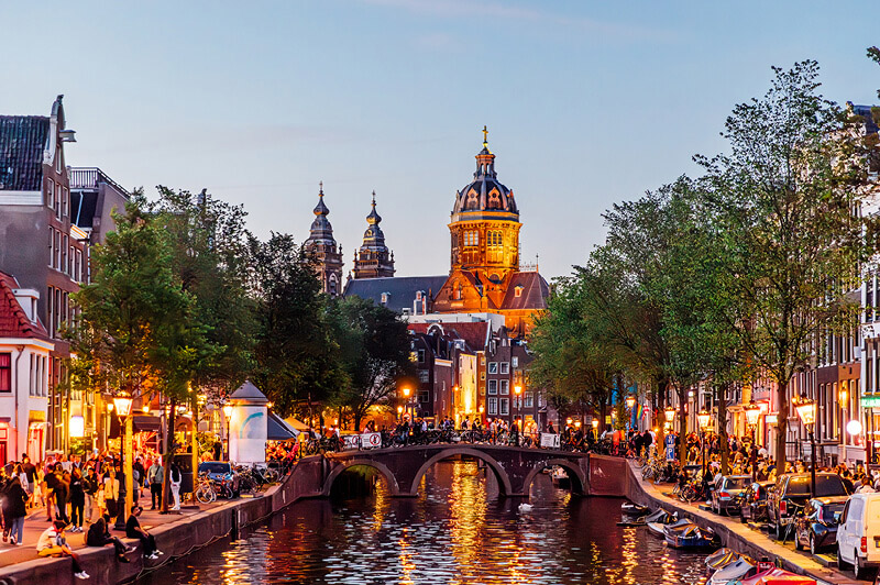 Avalon's Romantic Rhine river cruise starts with a gentle canal cruise along the charming grachten of Amsterdam’s UNESCO-listed canal district.