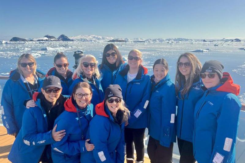 Group pIC aNTARCTICA LUXURY CRUISES WITH AURORA EXPEDITIONS