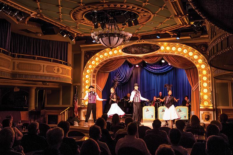 American Queen (image courtesy of American Queen Steamboat Company)