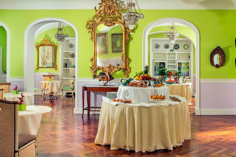 Lime green chic restaurant interior at hotel Bellevue