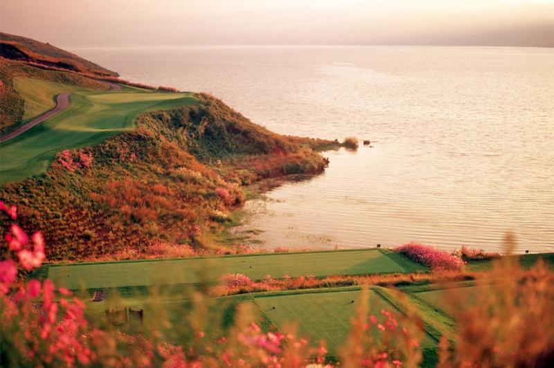 Hole 10 on the Lake Course. Image: Spring City Resort