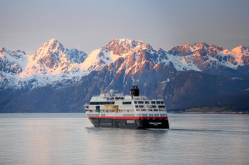 Travel Associates  Norway by Nature: Cruising with Hurtigruten