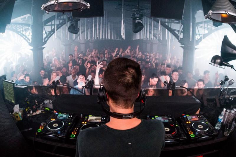 Travel Associates 9 Reasons Why Toronto is Not a City For Early Nights