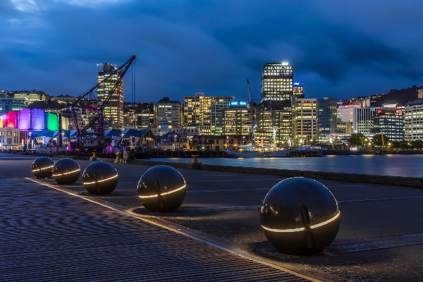 Travel Associates The Food Lovers Guide to Māori Cuisine