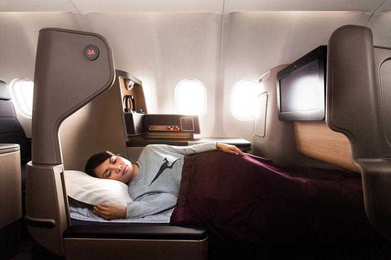 qantas dreamliner bed